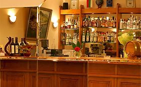 Geneva Hotel